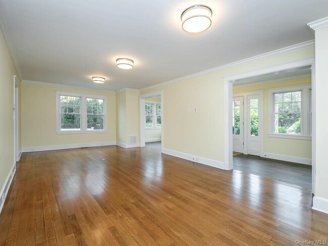 Building Photo - 29 Birch St