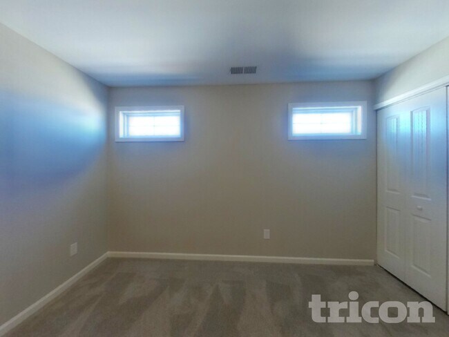 Building Photo - 214 Pilcher Dr