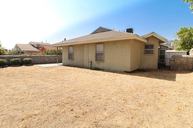 Building Photo - 11150 Loma Grande Dr