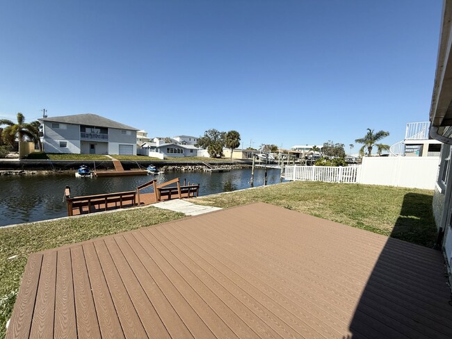 Building Photo - "Charming 3-Bedroom Home with Granite Countertops on Sunfish Drive, Hudson, FL!"
