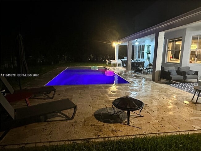 Building Photo - 1063 Sunflower Cir