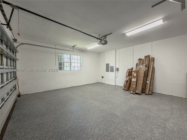 Building Photo - 5297 SW 183rd Ave
