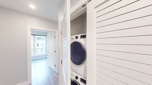 Building Photo - 55 W 5th St