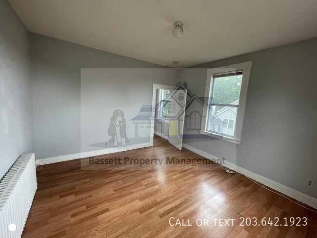 Building Photo - 115 Hubbard Pl