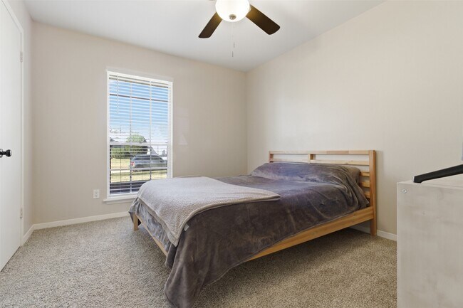 Building Photo - 2310 Droxford Dr