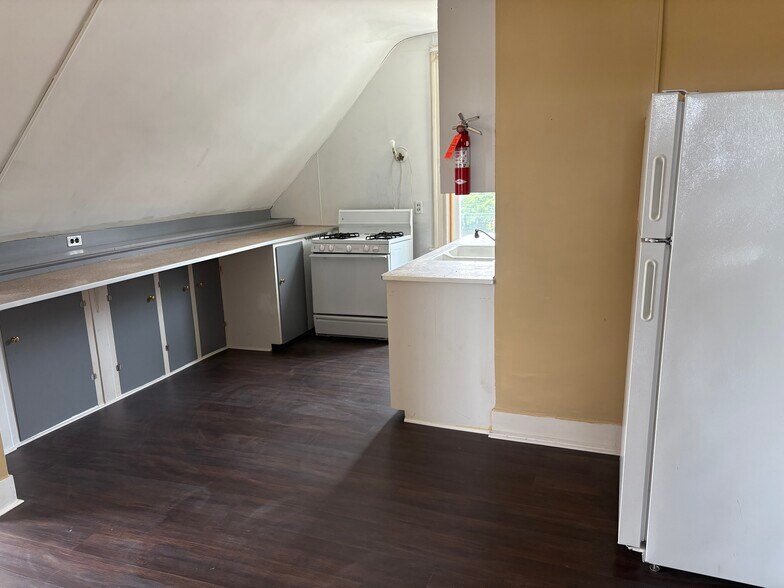 Kitchen - 226 Cumberland St