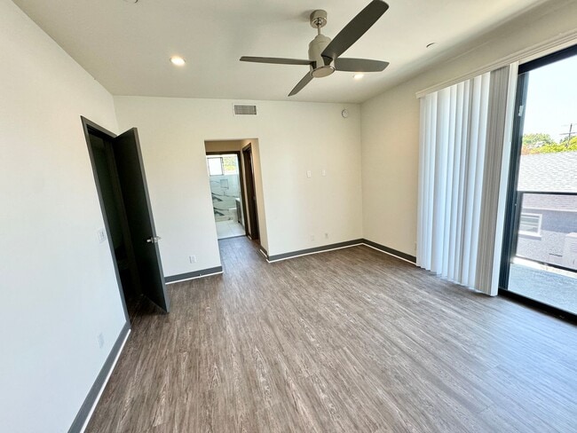 Building Photo - dun8385