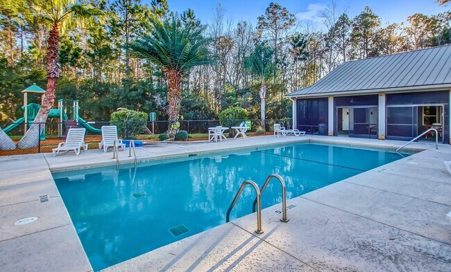 Building Photo - 3/2 updated home with amenities