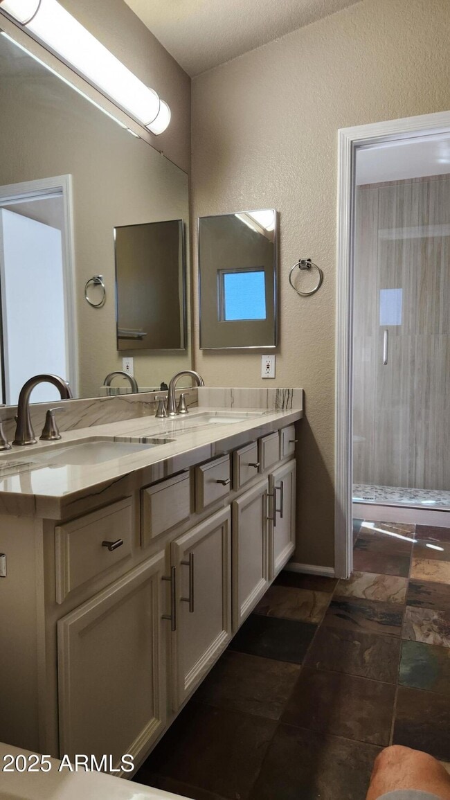 Building Photo - 1112 W Folley St