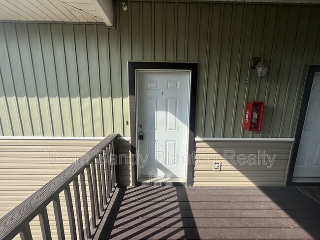 Building Photo - 7071 Lake Joanne Dr