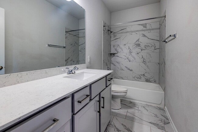 Building Photo - 125 Rangel Dr