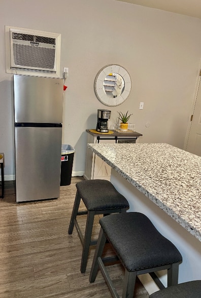 Building Photo - 1117 N 11th Ave