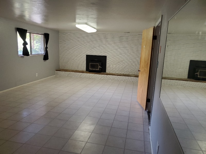 Building Photo - 1338 Henderson Dr
