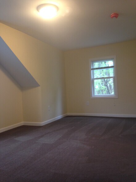 Building Photo - 47 Thibault Pky