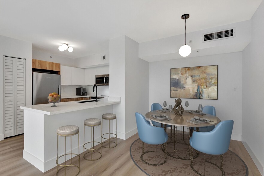 Dinning corner/ Kitchen - 651 Okeechobee Blvd