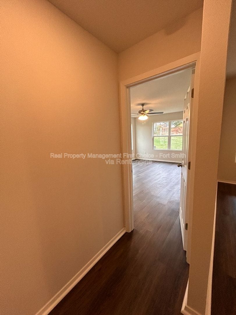 Building Photo - 10640 Cedar Wy