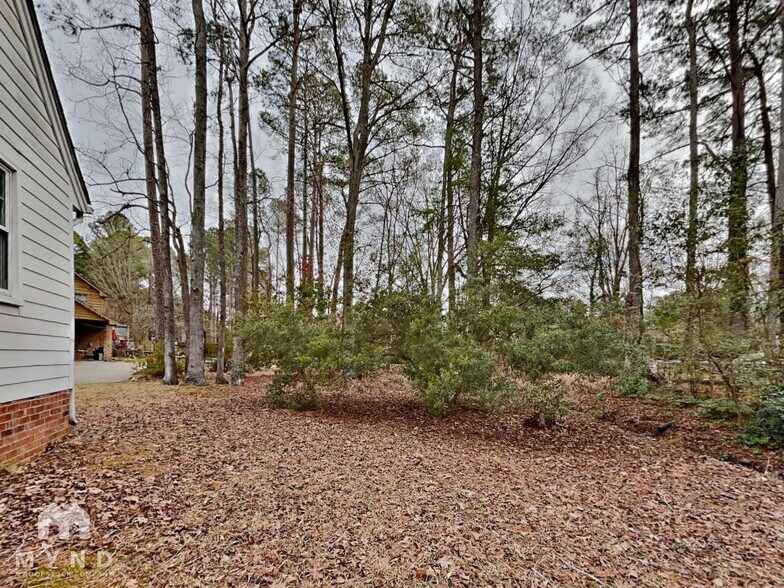 Building Photo - 25 Camelia Dr