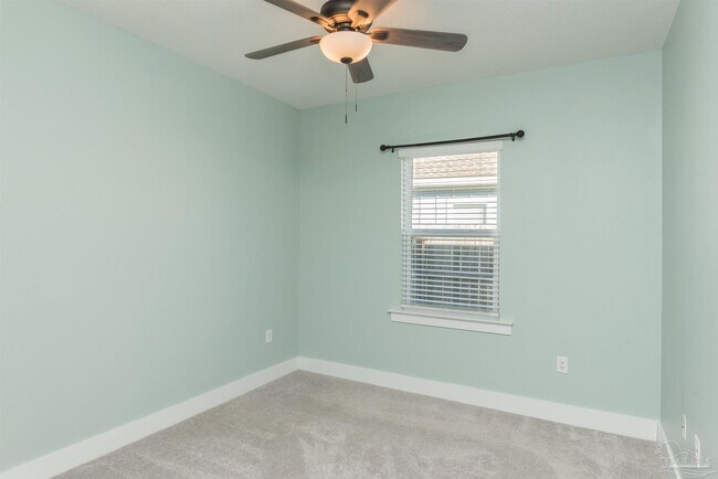 Building Photo - 1938 Westhill Dr