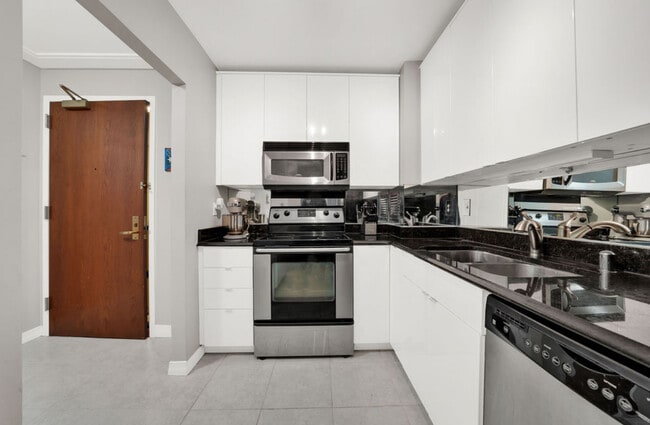 Building Photo - 401 E Ontario St