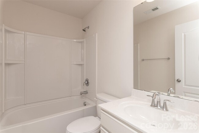 Building Photo - 106 Clarendon St