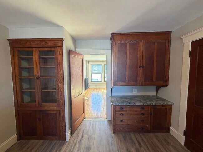 Building Photo - 248-250 N Main St