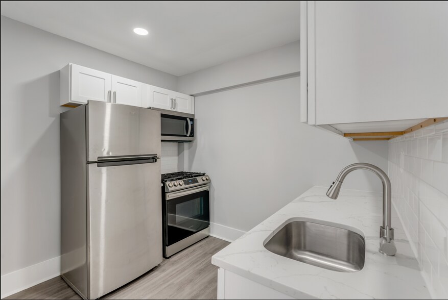 Building Photo - 615 Vernon Rd