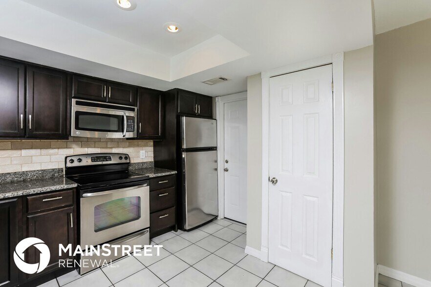 Building Photo - 109 N Alderwood St