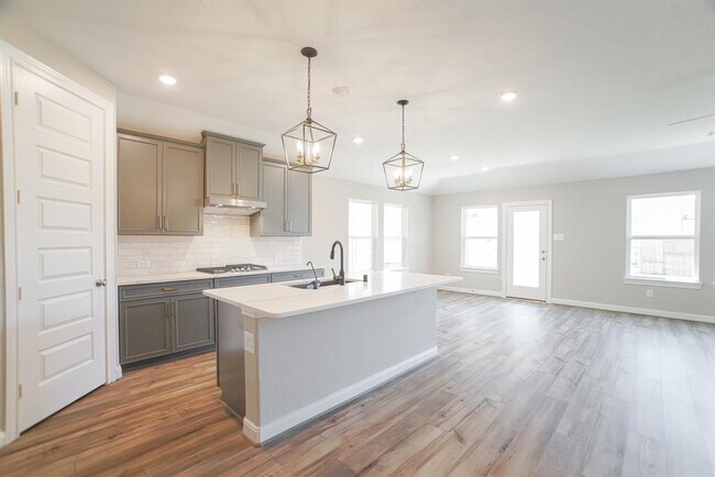 Building Photo - 9852 Pearly Everlasting