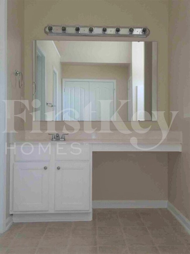 Building Photo - 8019 Bushy Creek Dr