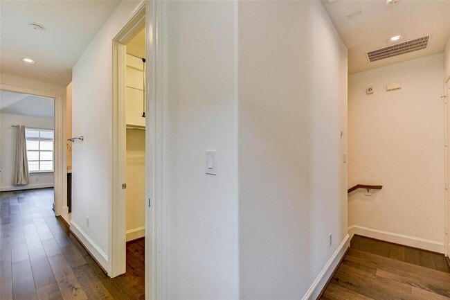 Building Photo - 2724 Dolce Oaks Dr