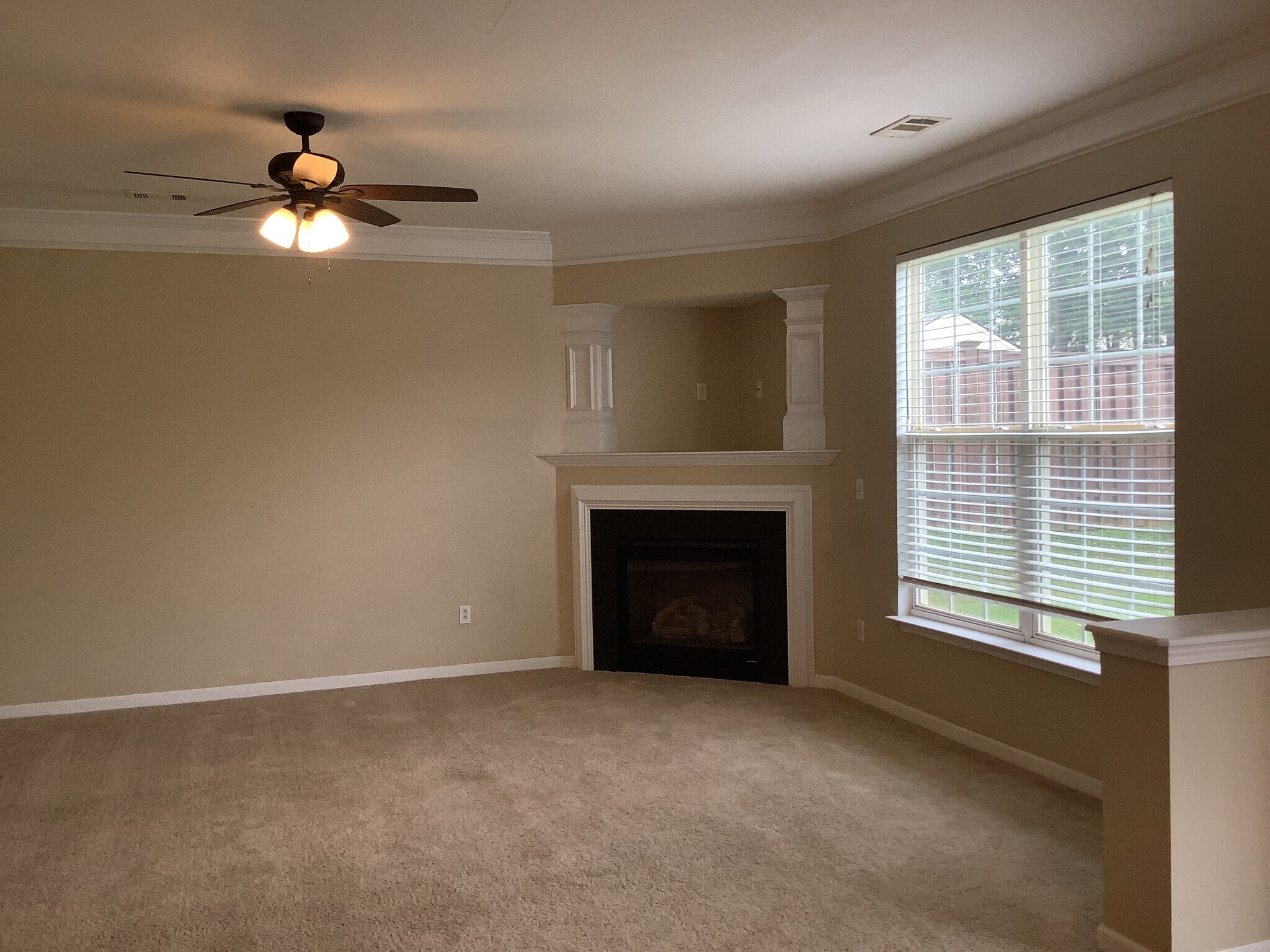 Building Photo - 11 Knoll Ridge Dr