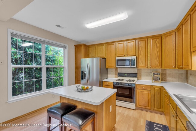 Building Photo - 548 St Andrews Pl