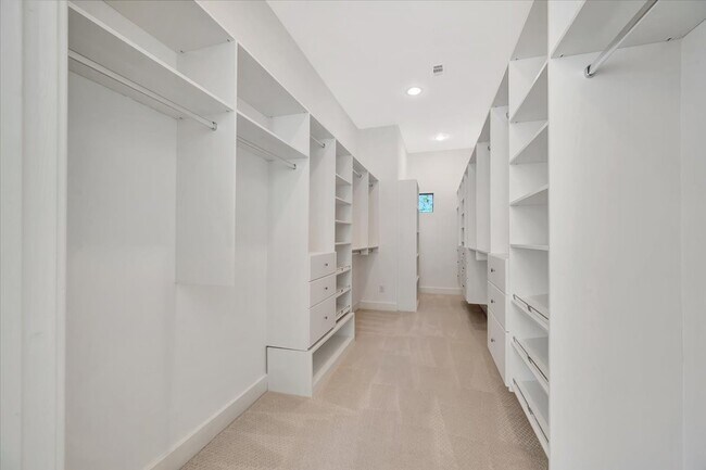 Building Photo - 2104 Colorado St