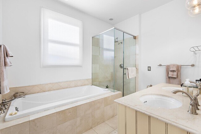 Building Photo - 277 Grand St