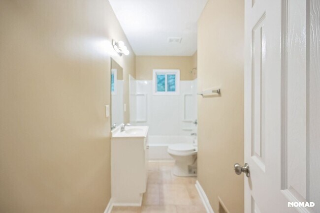 Building Photo - 1461 Centra Villa Dr SW