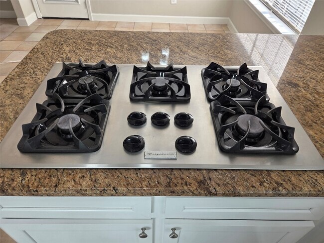 Building Photo - 14743 Charlmont Dr