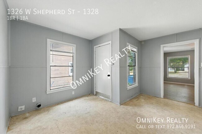 Building Photo - 1326 W Shepherd St