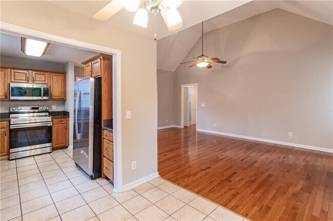Building Photo - 705 Oxford Crest Ct NW