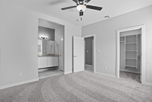 Building Photo - 11498 Summer Dr