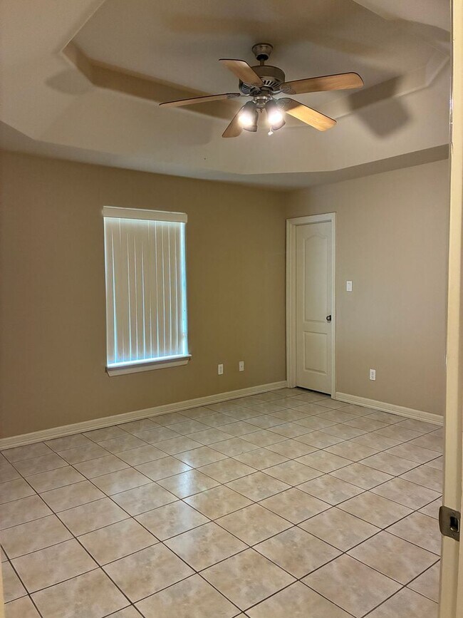 Building Photo - 1206 S Palm Dr