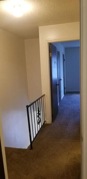 Building Photo - 1712 Sanford Dr