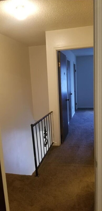 Building Photo - 1712 Sanford Dr