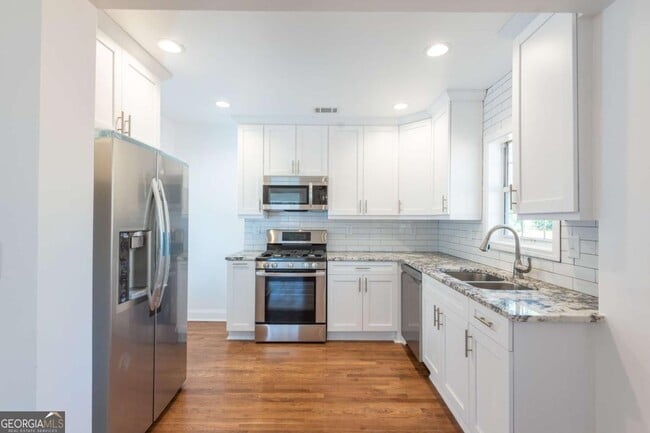 Building Photo - 1810 Dresden Dr NE