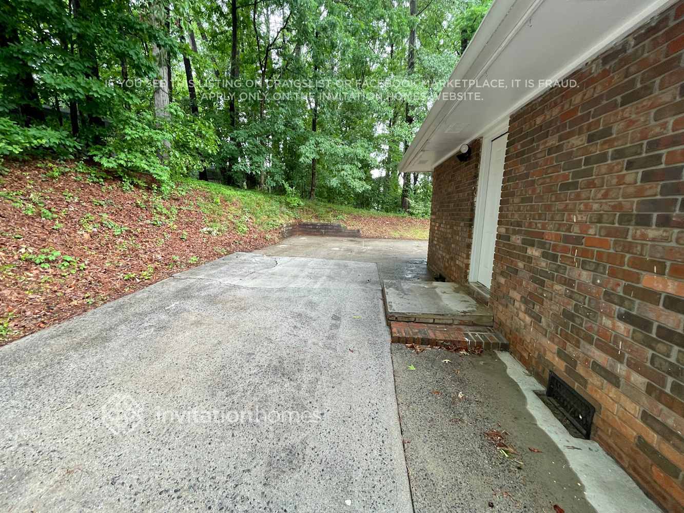 Building Photo - 1398 Yates Ave