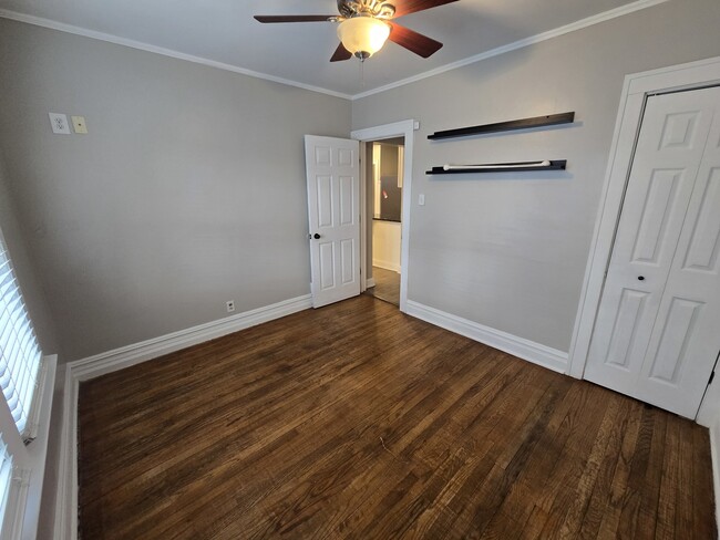 Building Photo - 185 Pick Ave