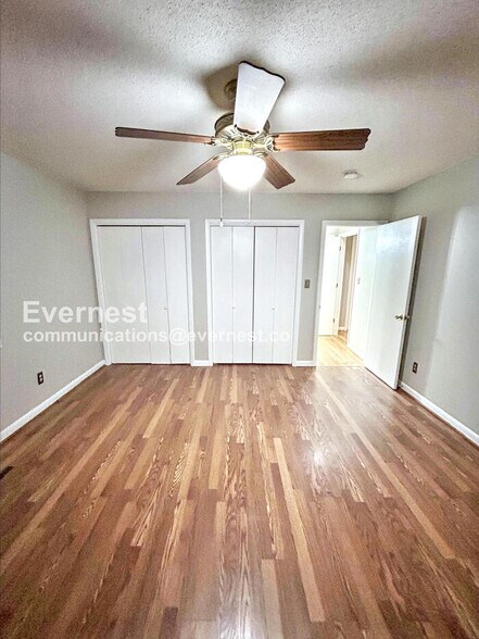 Building Photo - 57 Carrisbrooke Ln