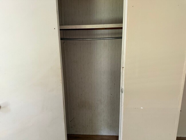 Building Photo - 3 bed 2 bath manufactures home available now
