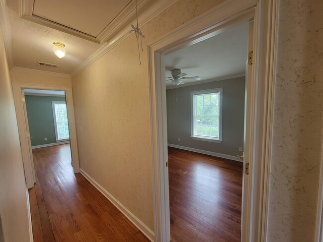 Building Photo - 3208 West Ct