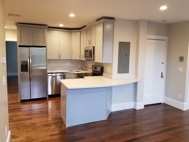 Building Photo - 1404 Commonwealth Ave