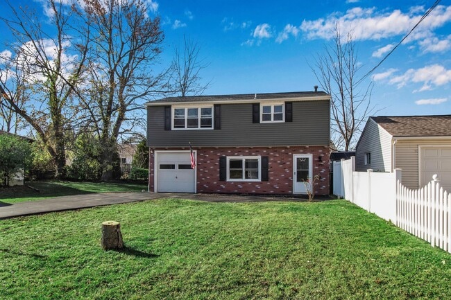 Primary Photo - 5836 East Ln